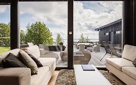 Reelinki Seafront Villa Aava